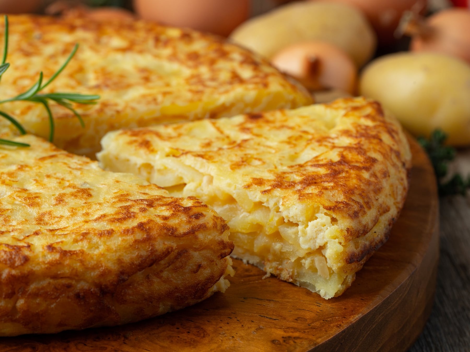 Tortilla de papas más liviana: tres formas de cocinarla sin freír
