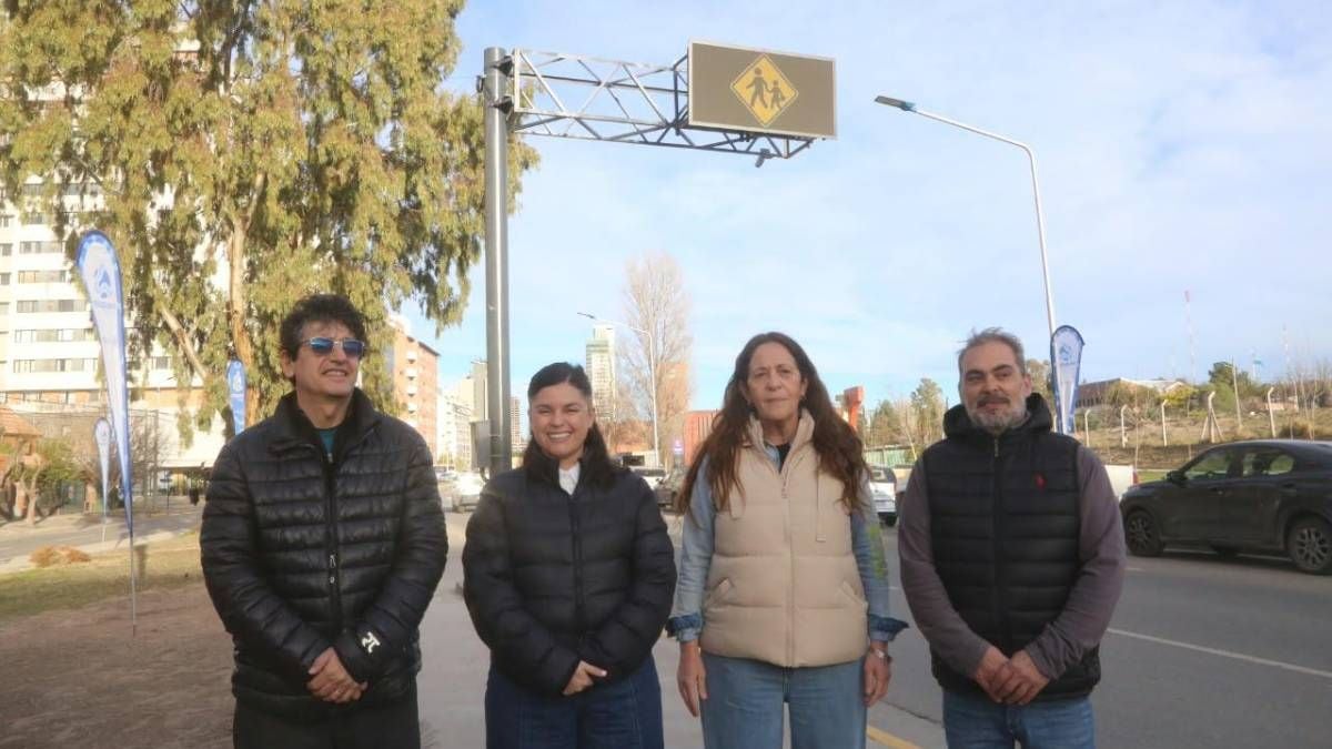 Neuquén pone en marcha su primer corredor con semáforos que se adaptan al caudal de autos