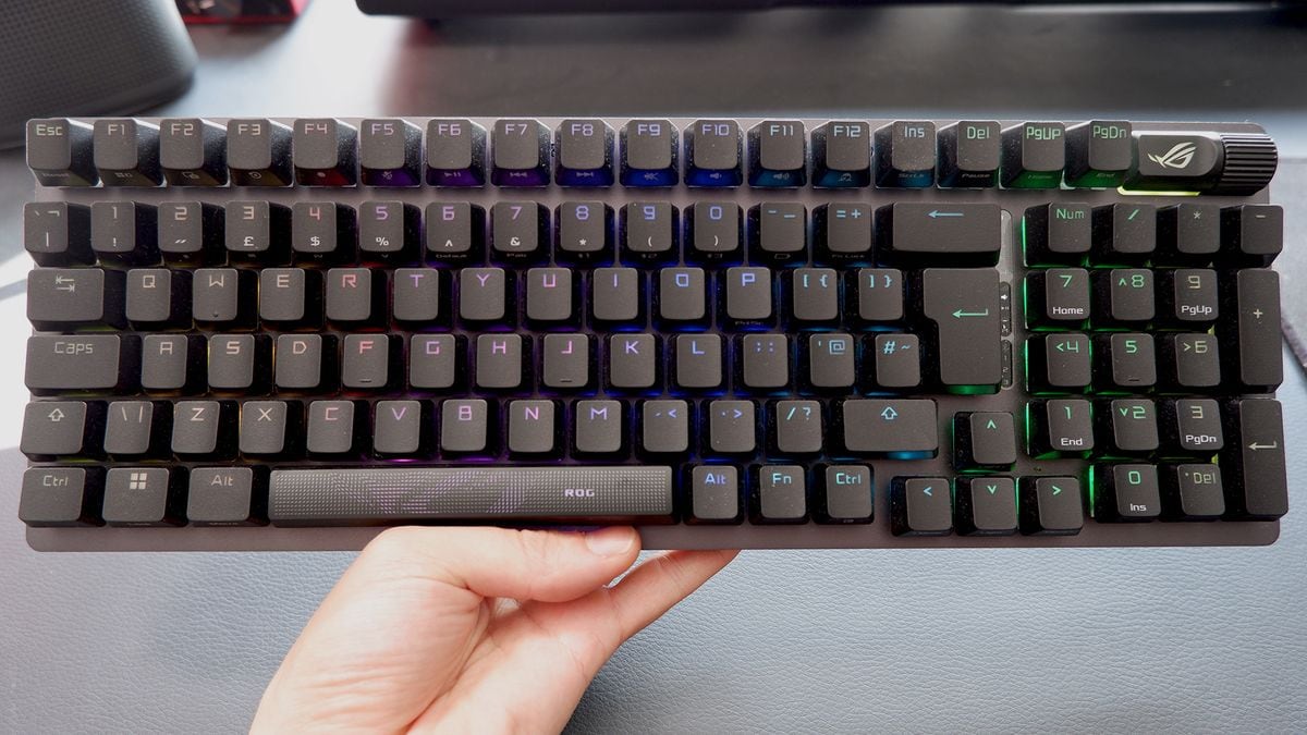 Logitech mete mano en el teclado híbrido: el G512 X 98 promete lo mejor del gaming y la oficina en un solo cuerpo