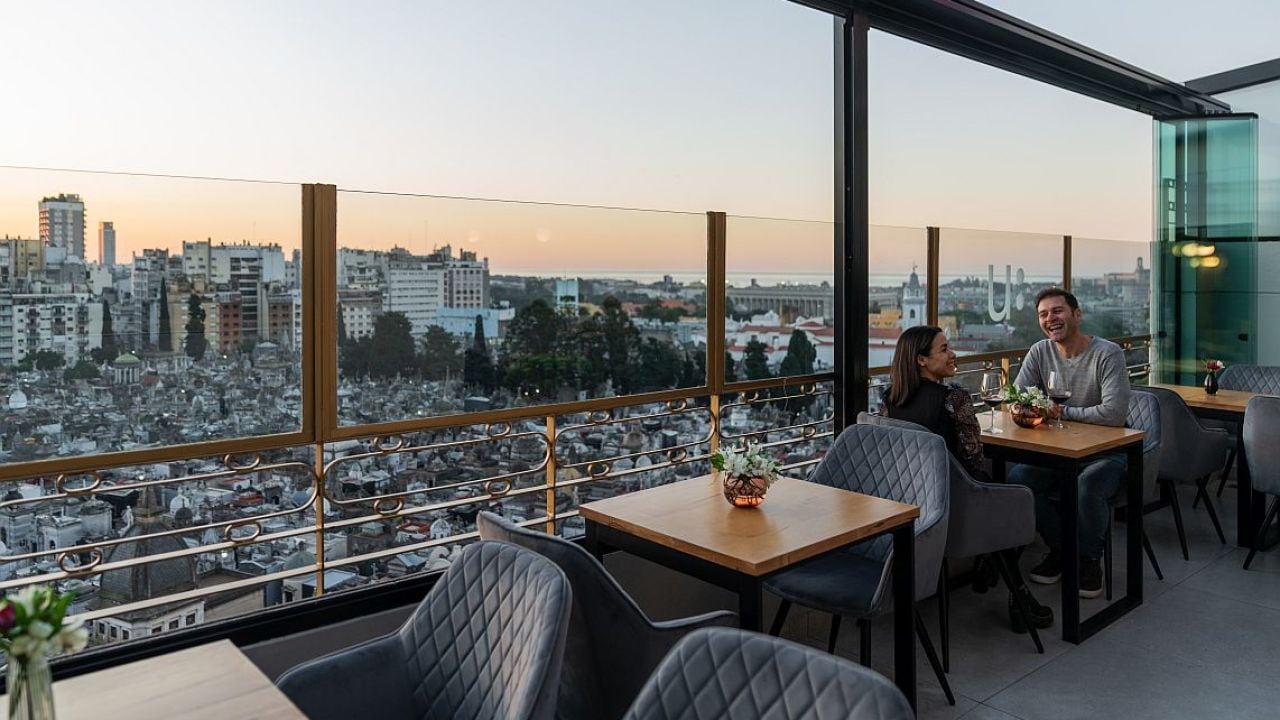 Una terraza escondida sobre Junín te deja mirar el Recoleta desde arriba, sin pisar el cementerio