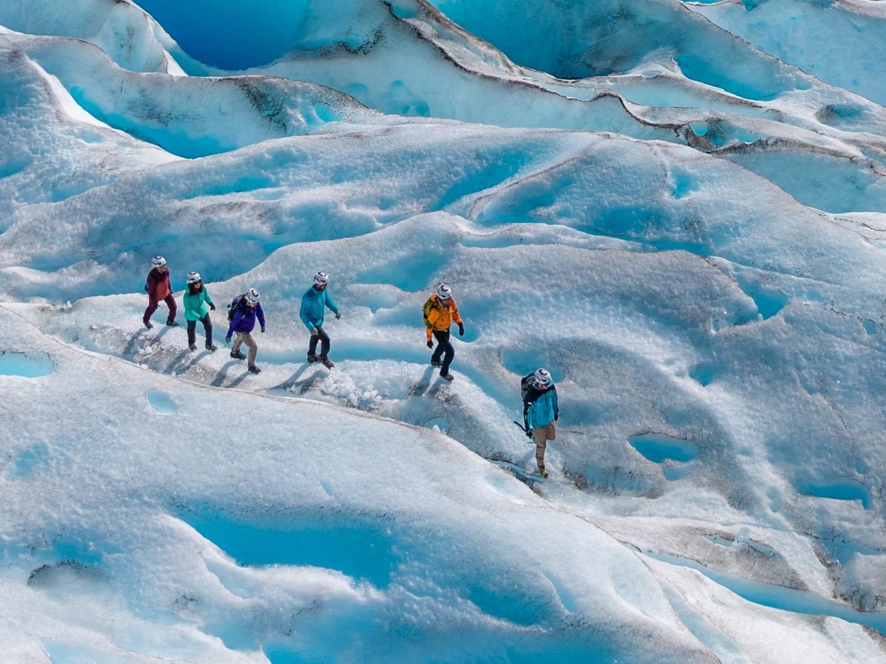 Caminar sobre el Perito Moreno en pleno invierno: cuánto sale y cómo es la experiencia