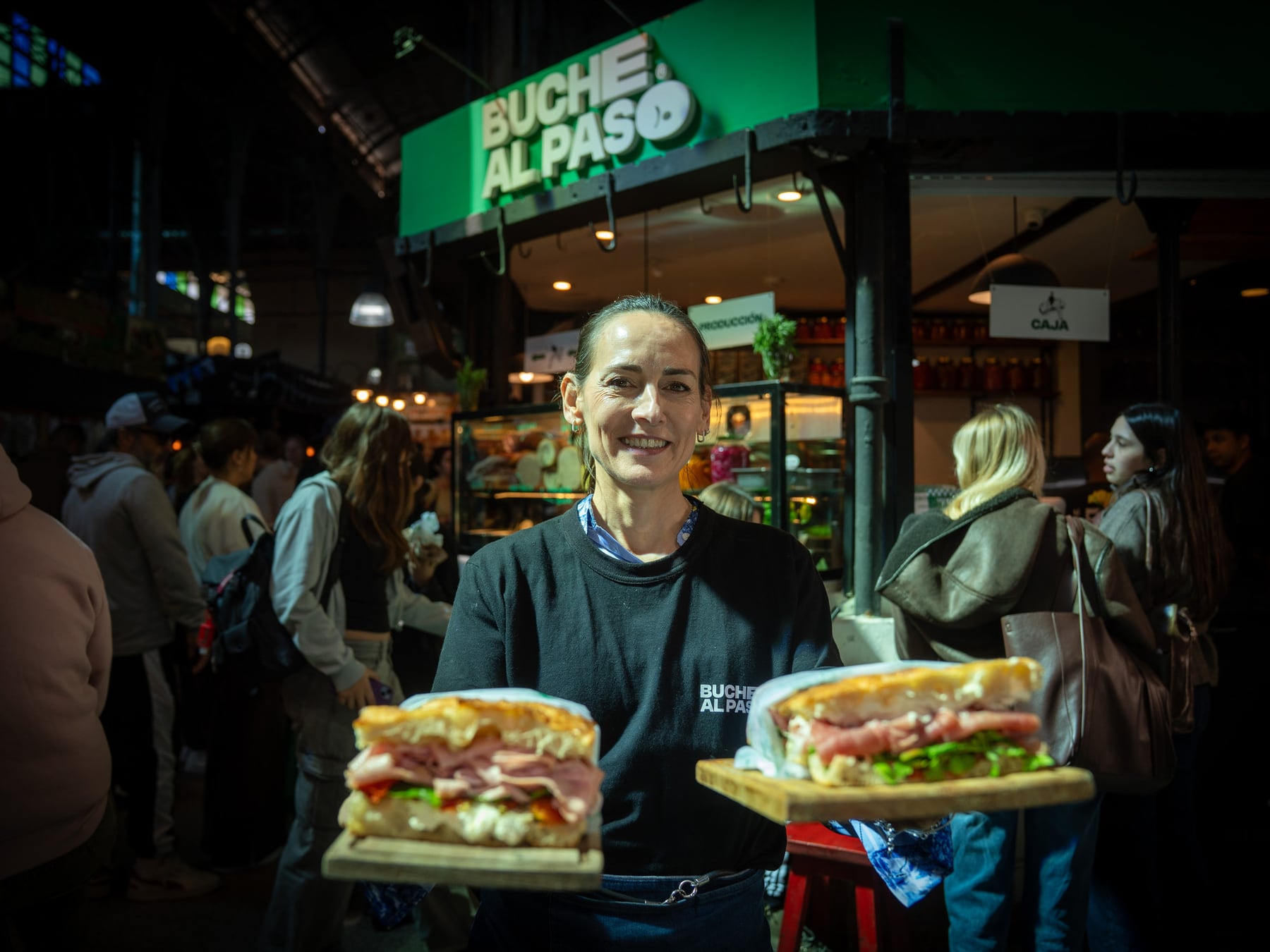 Un puesto, una schiacciata y cien sándwiches por día: la apuesta de Buche al paso en San Telmo