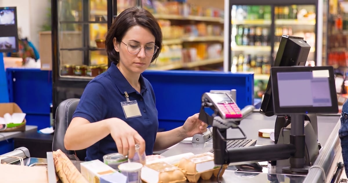 Comercio: con ajuste paritario del 5,7%, los sueldos de cajeros cierran septiembre en torno a $1,33 millones
