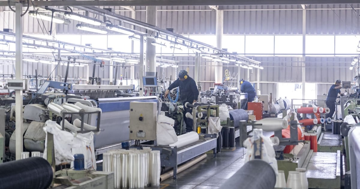 Pymes industriales en modo supervivencia: menos turnos, más servicios y 50.000 empleos perdidos desde 2023