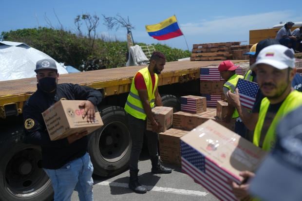 El voluntario que cruzó dos continentes para devolver unas cenizas y se quedó a ayudar