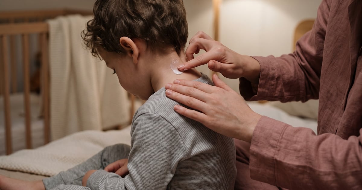 Dermatitis atópica: cuando el bolsillo decide si la picazón se controla o se cronifica