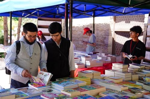 La Feria del Libro de Neuquén cierra su recorrido con opciones para todos los bolsillos y todas las edades