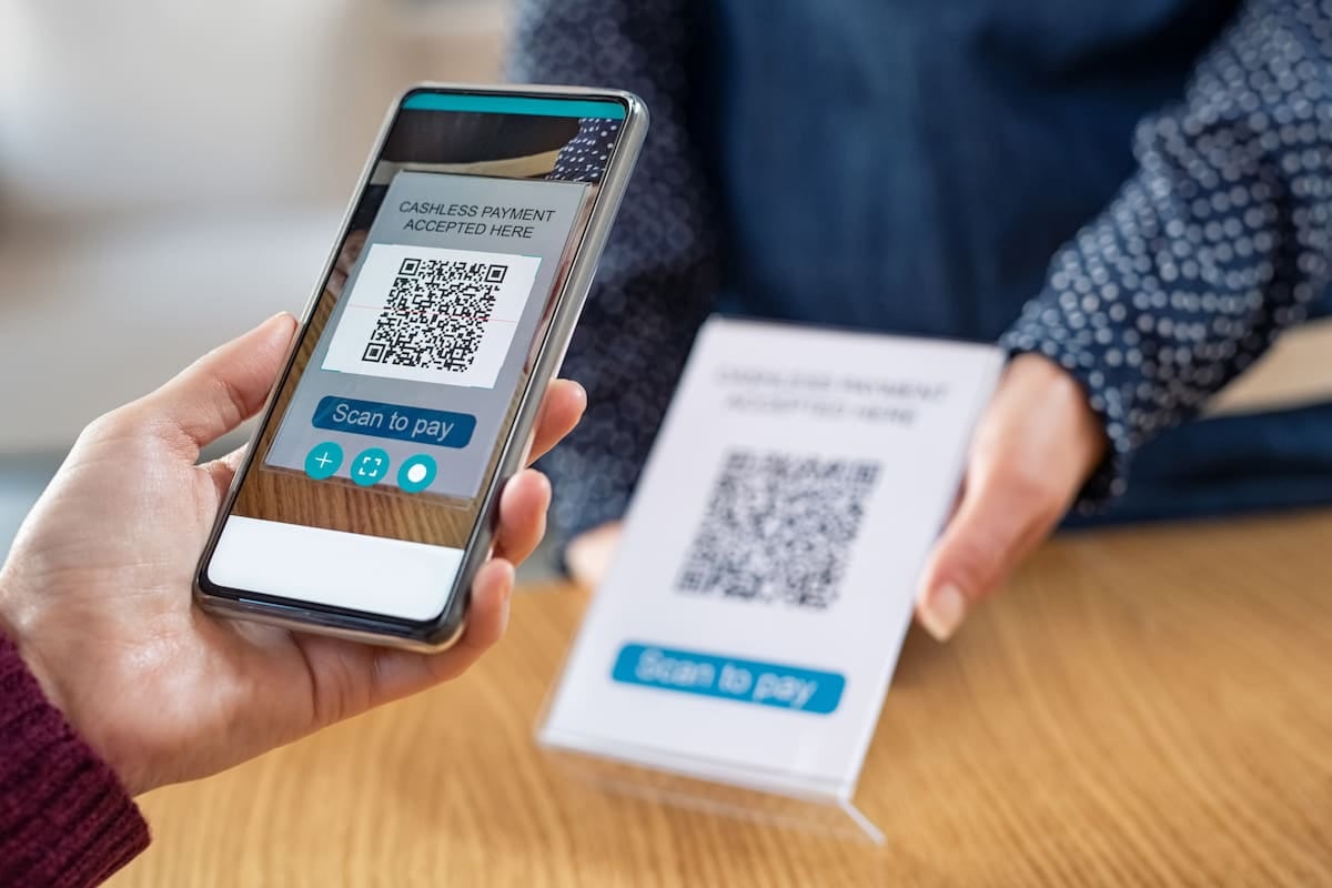 Los pagos con codigo QR se disparan mientras se moderan las operaciones con tarjetas y extracciones en efectivo