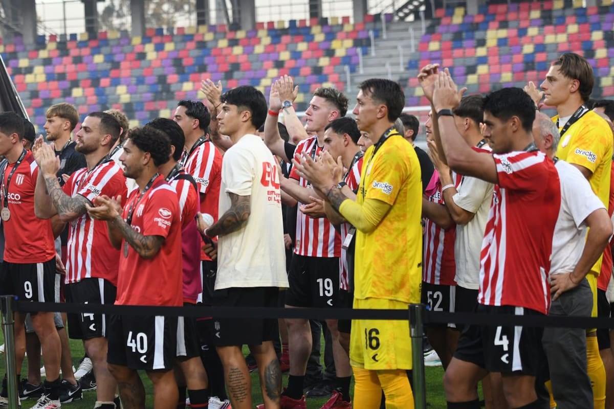 El Canalla se llevó la Supercopa entre penales, silbidos y un final a las piñas