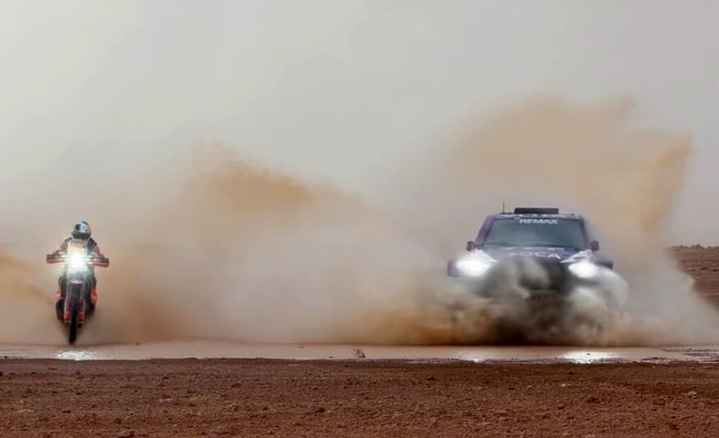 Cavigliasso y Pertegarini se prueban la ropa grande en el desierto marroquí