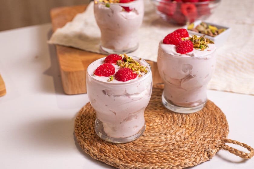 Mousse de frambuesas sin huevo: una receta práctica para tener lista antes de que lleguen los invitados