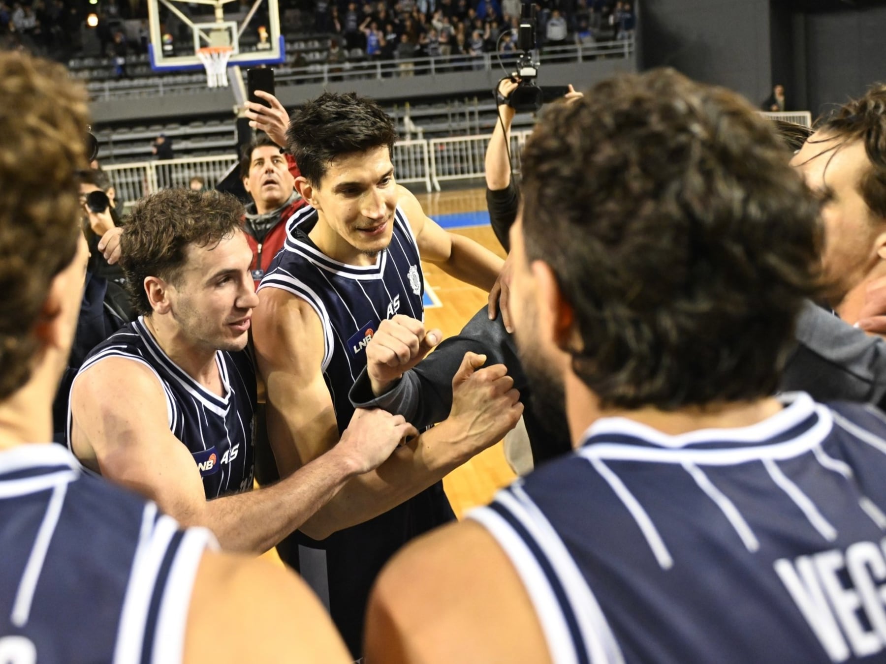 Peñarol madrugó al campeón: 62-57 en el Polideportivo y a pensar en lo que viene