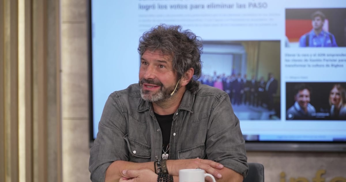 Iván Noble revive su archivo íntimo en una gira de canciones que tenían polvo y silencio