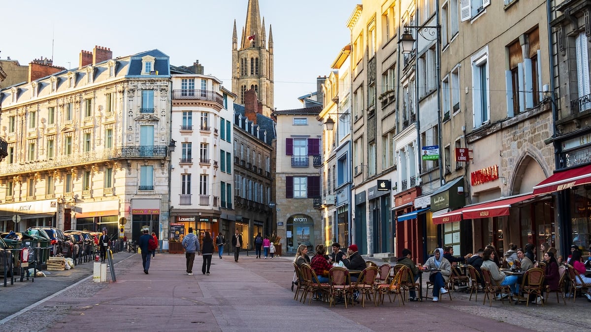 Limoges, la capital francesa donde la porcelana y el esmalte se tocan con las manos