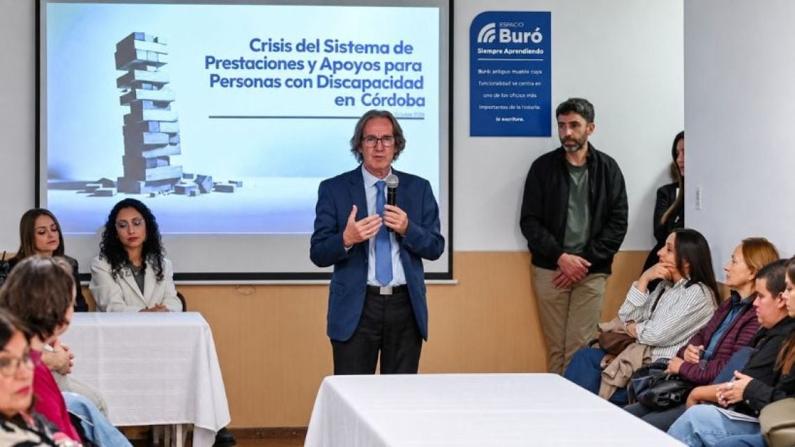 Una espera que se mide en meses: cómo se vive en los barrios de Córdoba la odisea para acceder a terapias, prótesis y medicamentos