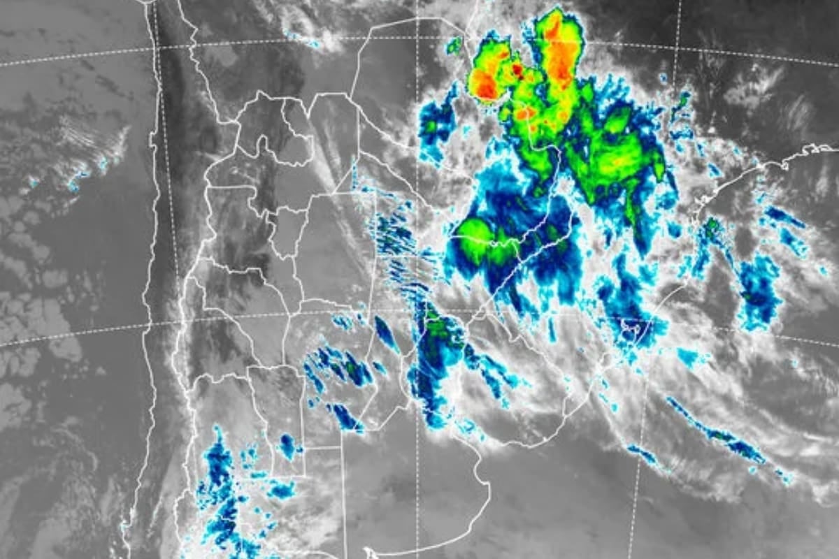 El finde largo llega con paraguas el sábado y sol a partir del domingo en la Ciudad