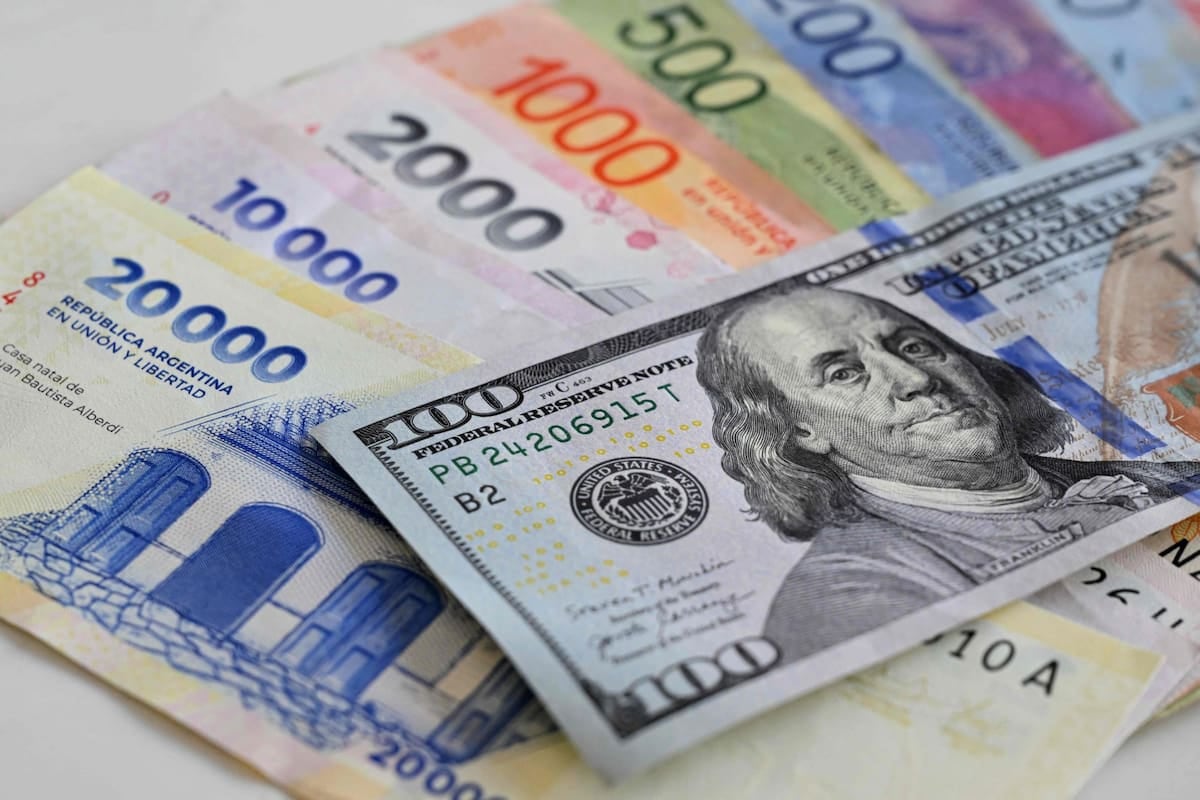 Argentina quedó debajo del promedio regional de precios en dólares por segundo mes consecutivo, aunque la indumentaria y los restaurantes mantienen el podio de los más caros