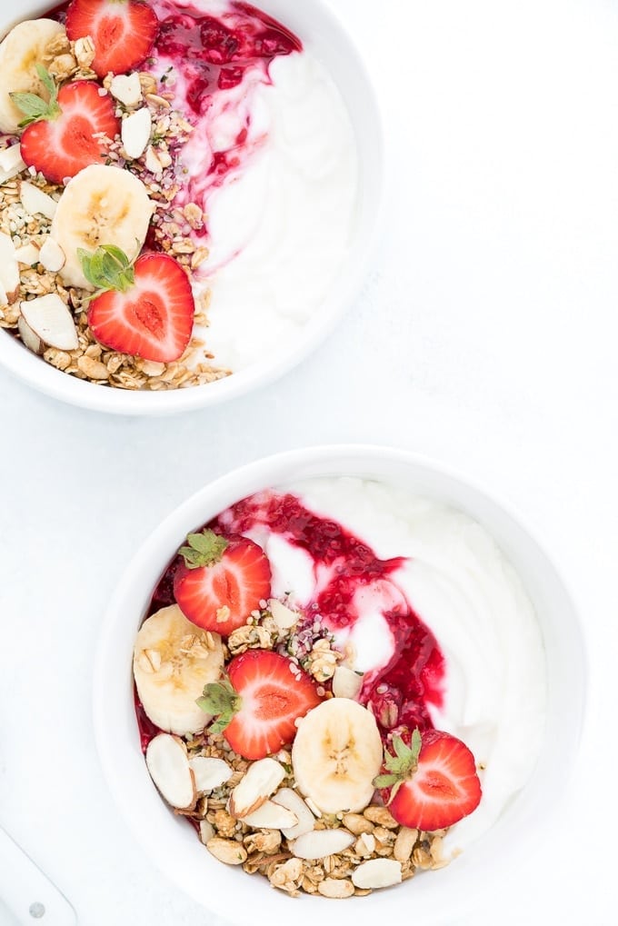 Yogur griego y hígado graso: por qué un solo alimento no alcanza y qué dicen las guías para cuidarlo de verdad