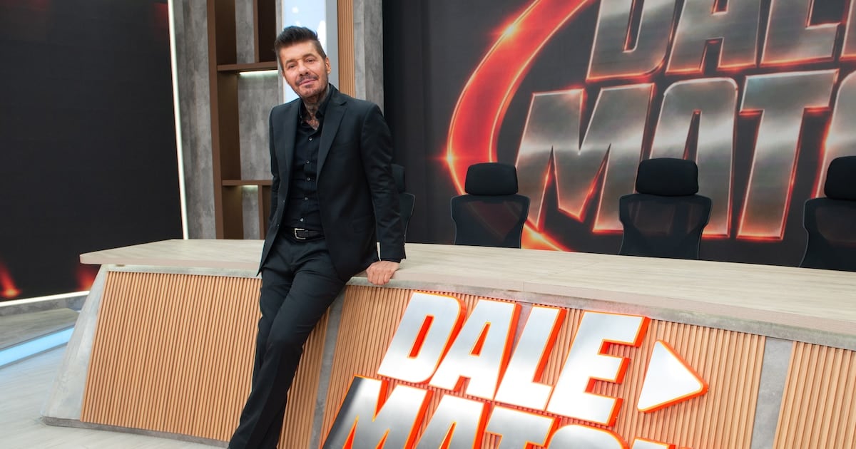 Tinelli se reinventa y apuesta al streaming con un envido doble: humor en vivo y familia al descubierto
