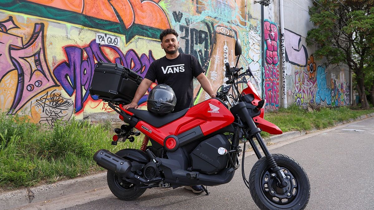 A los 40, con una moto pequeña y una carpa: Nicolás deja Neuquén y se va hasta Alaska sin fecha de vuelta