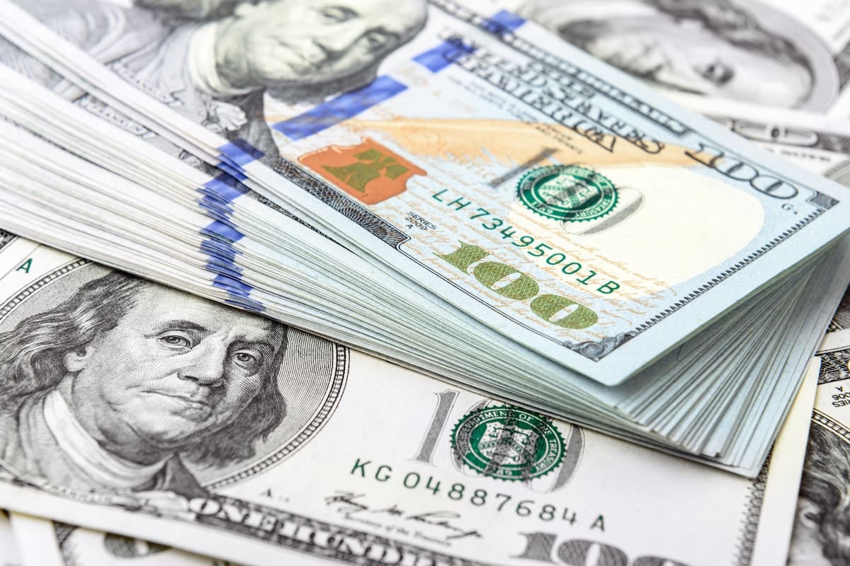 El dólar retoma la rueda tras el feriado sin movimiento y la inflación porteña de septiembre muestra servicios al frente del alza