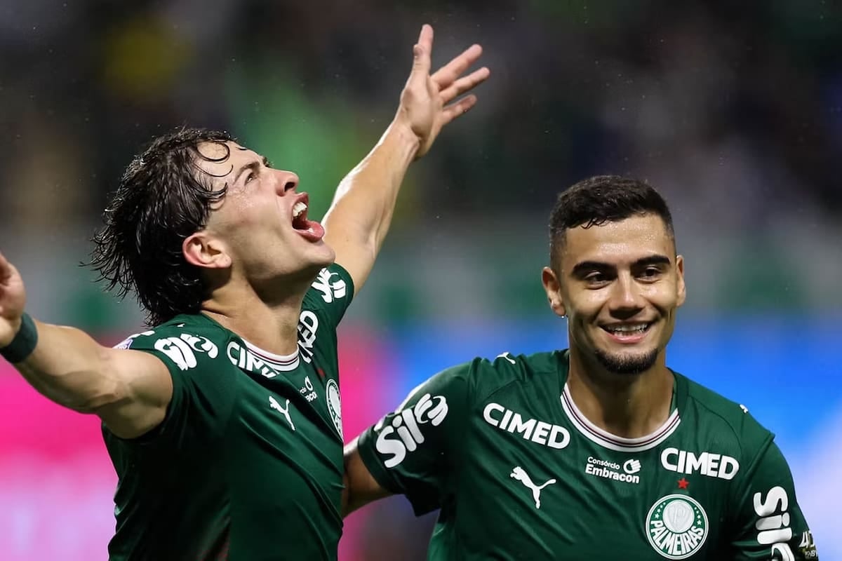 Giay descose a un Corinthians que se ahoga: dos goles del argentino y Seedorf que se anime