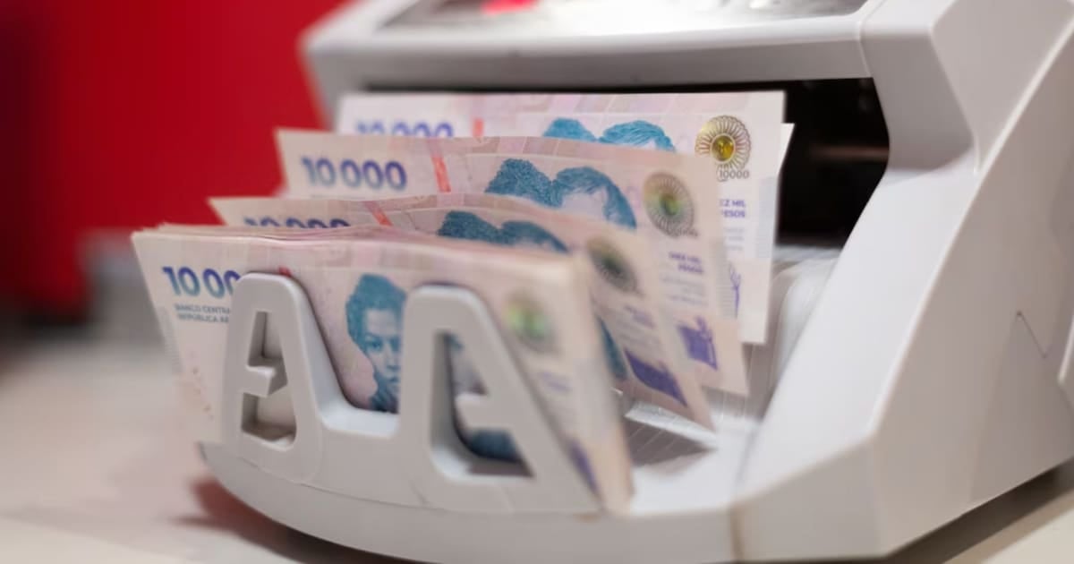 Canje obligatorio: los bancos deben aceptar billetes deteriorados de cualquier persona, incluso sin cuenta en la entidad