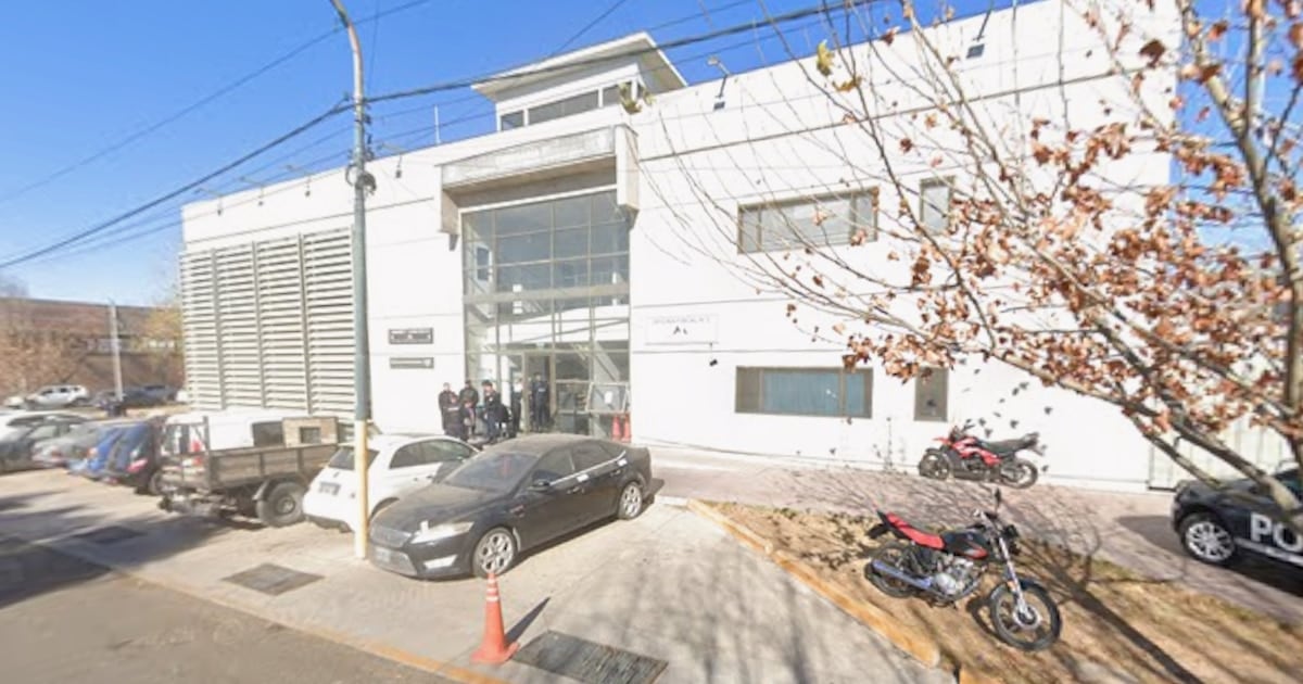 Un oficial mendocino fue imputado por abusar de una detenida dentro de una comisaría de Godoy Cruz