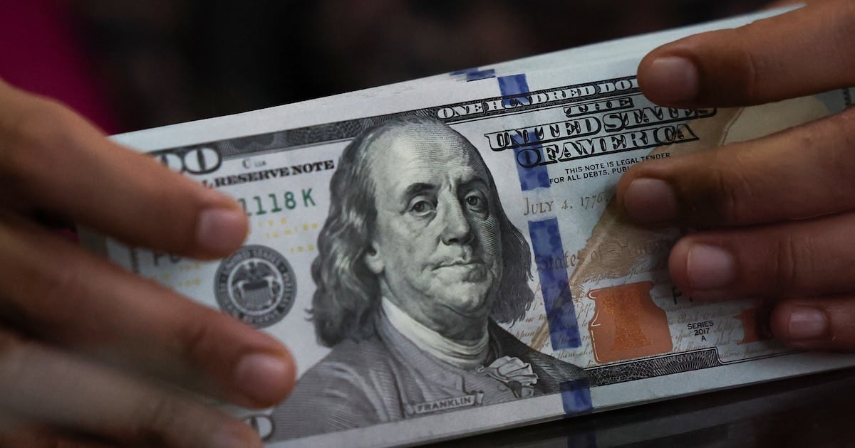 El tipo de cambio cerró sin movimientos y la brecha con la inflación sigue marcando el pulso del año
