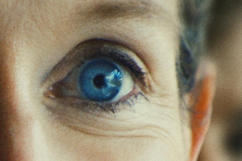 Tres años de filmación clandestina, una condena real y una sala en silencio: el documental sobre Elizabeth Holmes ya es el más votado de la historia en Letterboxd