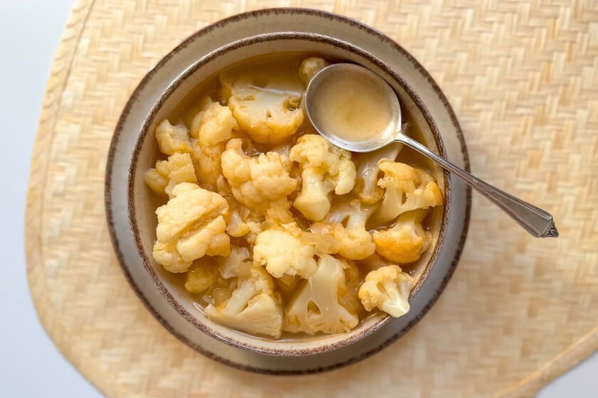 Sopa de coliflor en trozos: la versión con más cuerpo que se come con cuchara grande