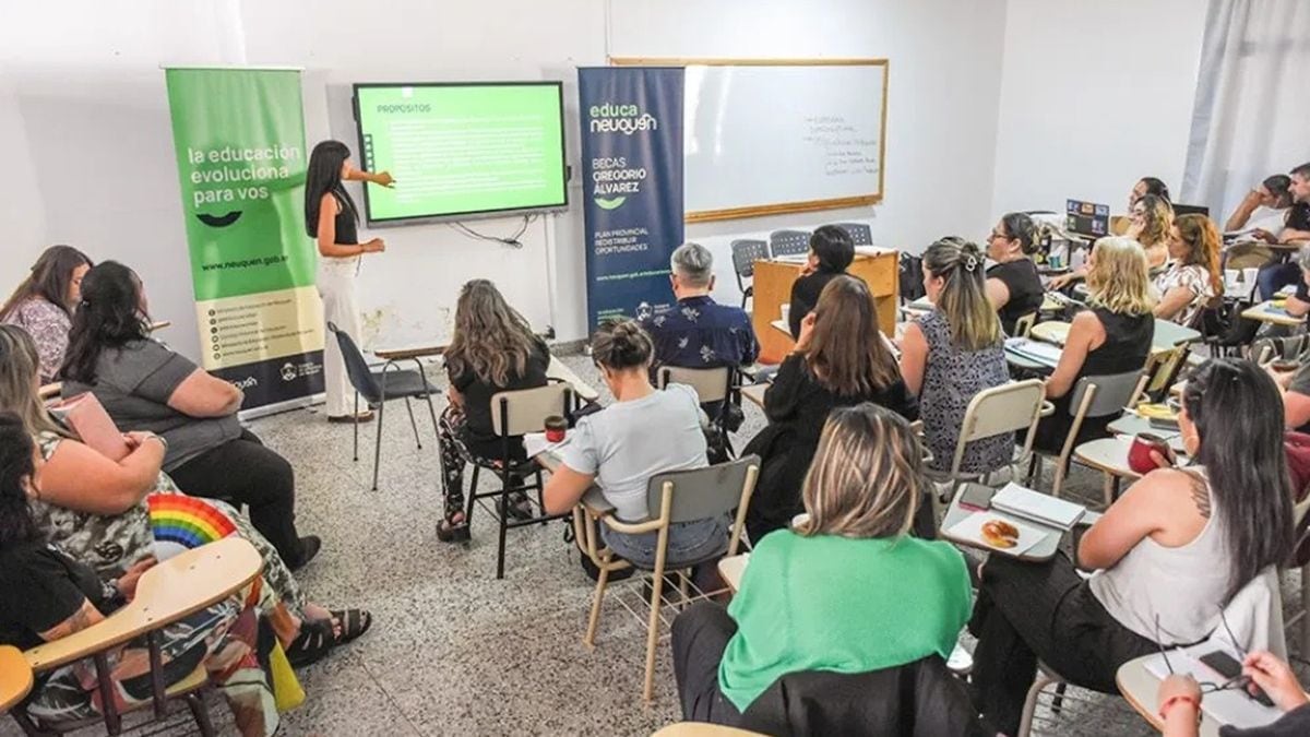 Becas Gregorio Álvarez en Neuquén: 438 jóvenes a un paso de cobrar y otros tantos siguen esperando la resolución de su expediente