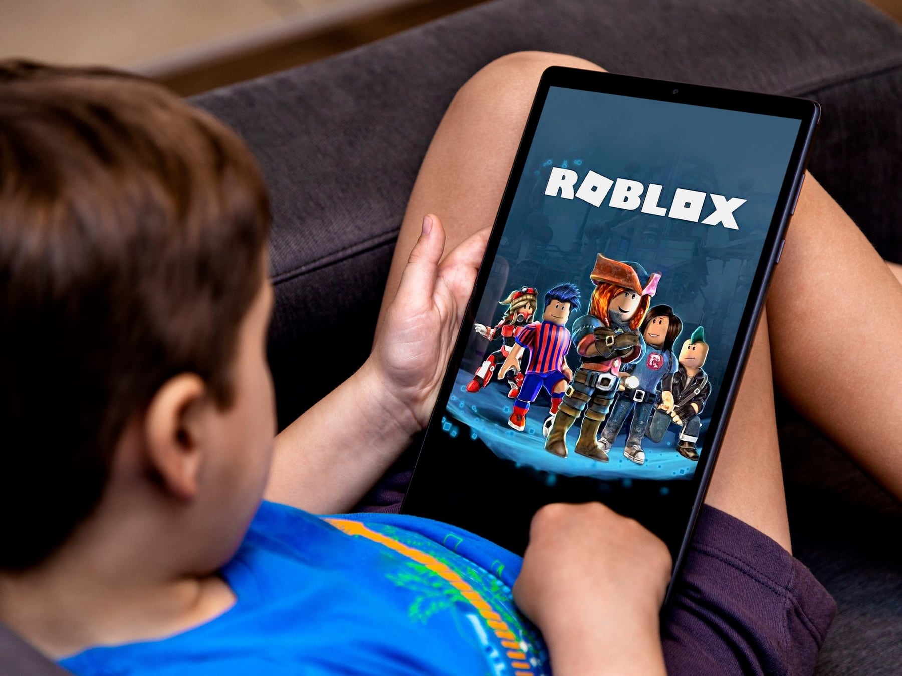 Roblox cumple veinte anios y vuelve a poner a las familias frente a la pantalla: que saber antes de decir que no