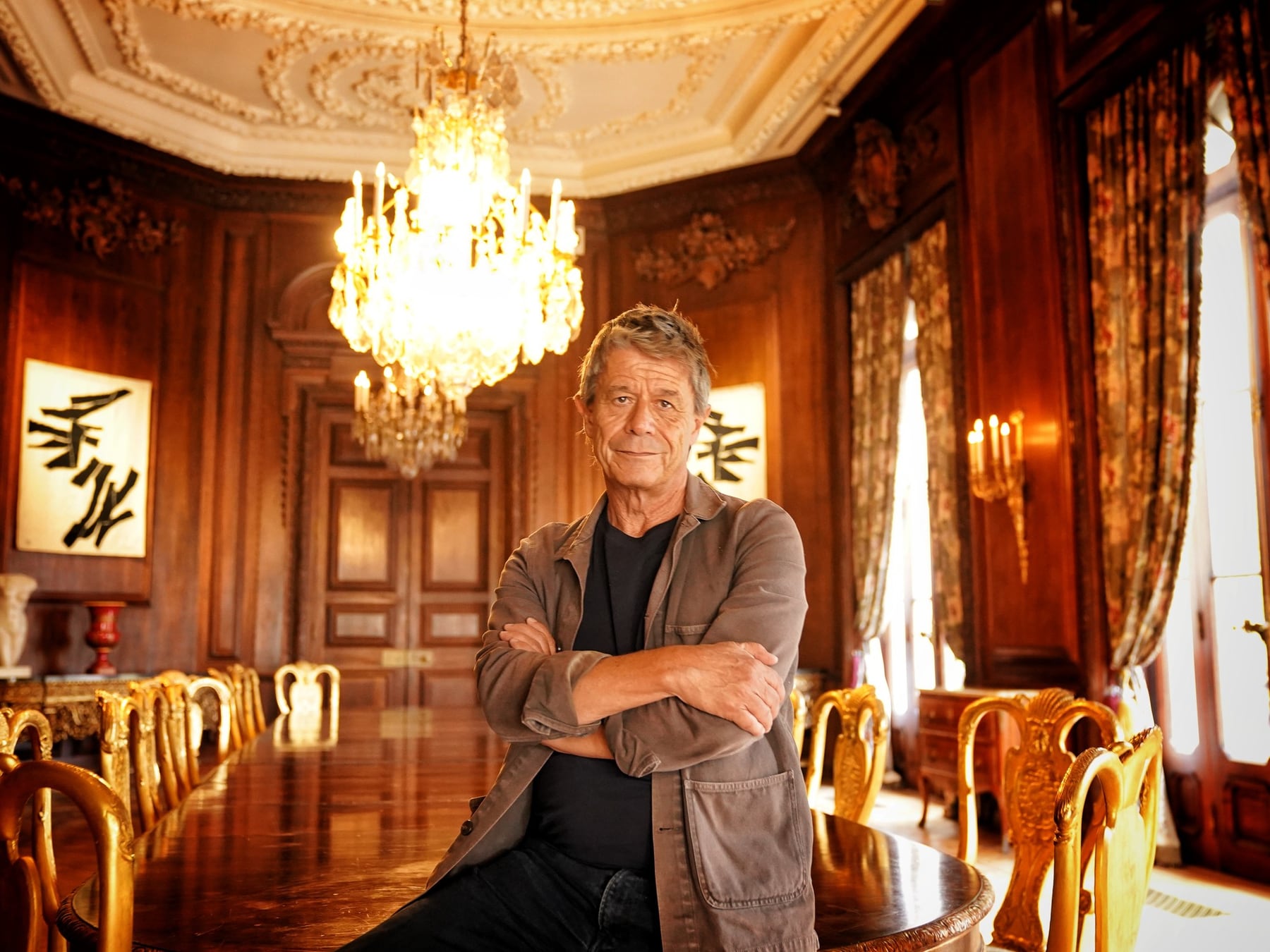 La fila daba vuelta la manzana y adentro Emmanuel Carrère hablaba como si estuviese en su casa