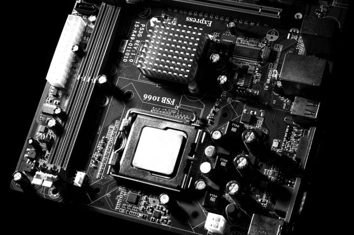 GIGABYTE se anima al anime: dos placas madre blancas con alma gamer y ficha técnica para prestarle atención