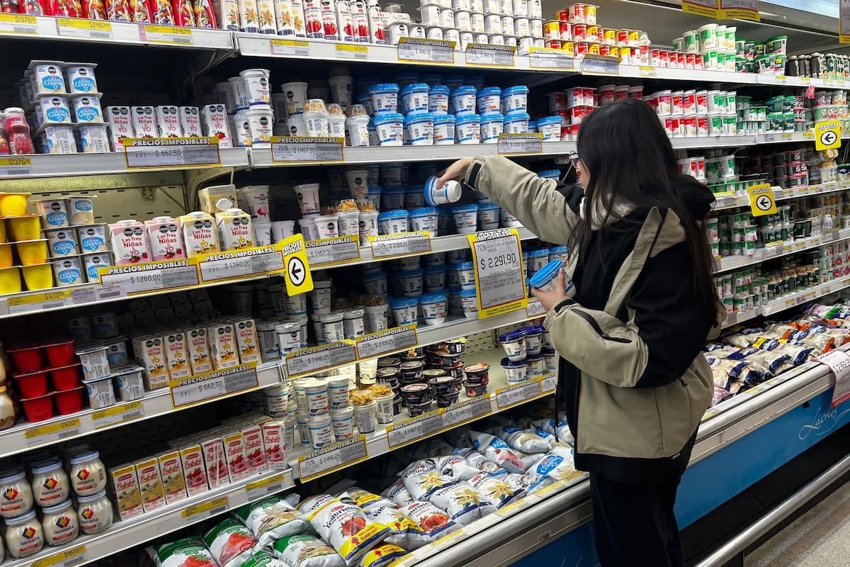 El consumo minorista se divide en agosto: supermercados y mayoristas caen, pero los shoppings avanzan