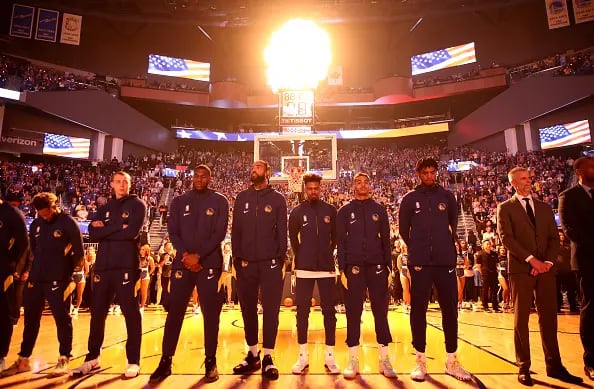 Los 76ers learon a LeBron y alnapoleón Cleveland en su noche de fuego
