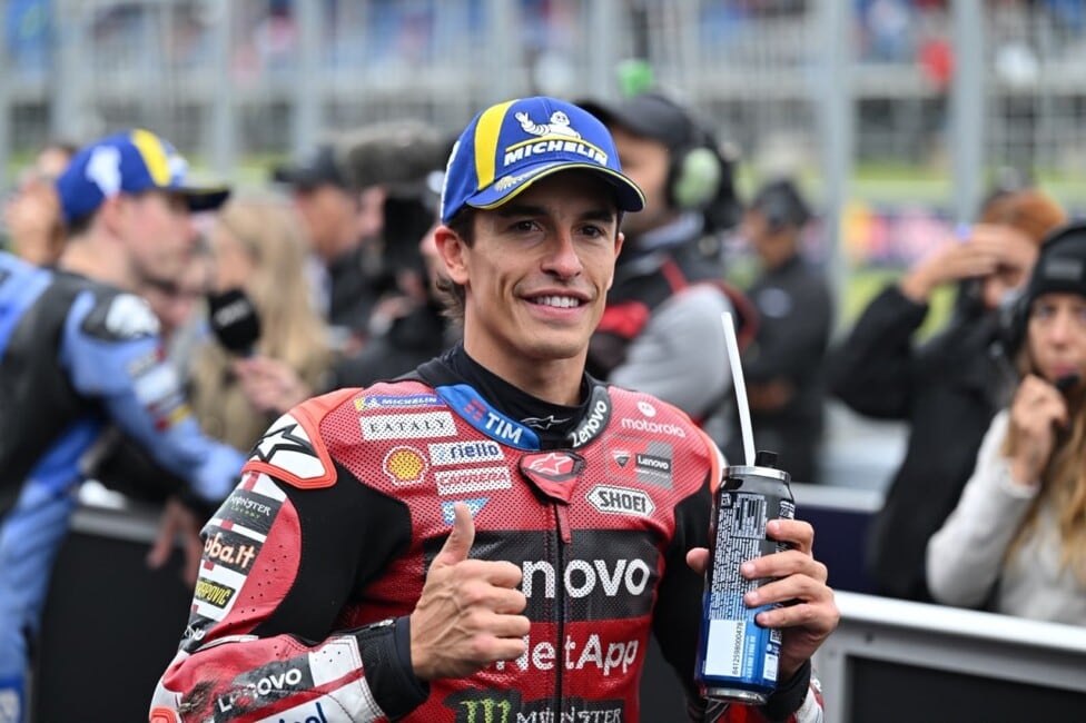 Márquez exploits Martín’s crash and takes control of the MotoGP title