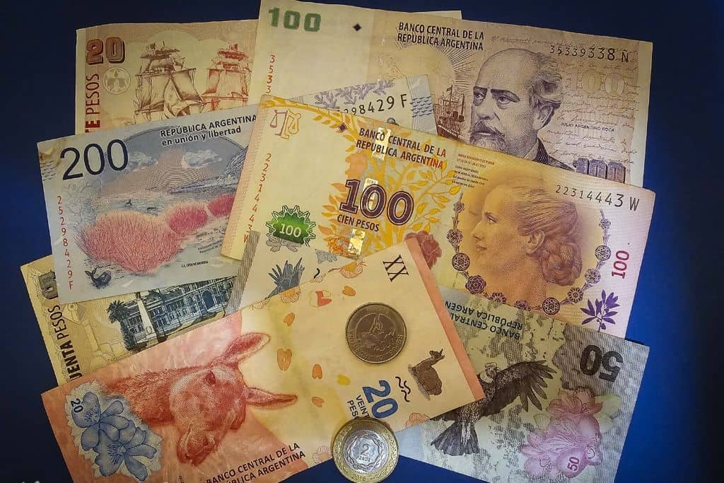 El dólar abre la semana sin cambios, mientras la inflación mensual alcanza el 1,9%